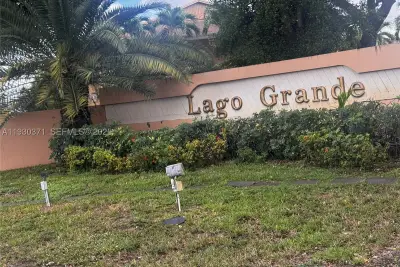 6455 W 27th Ave #44-13, Hialeah: photo 1 of 27
