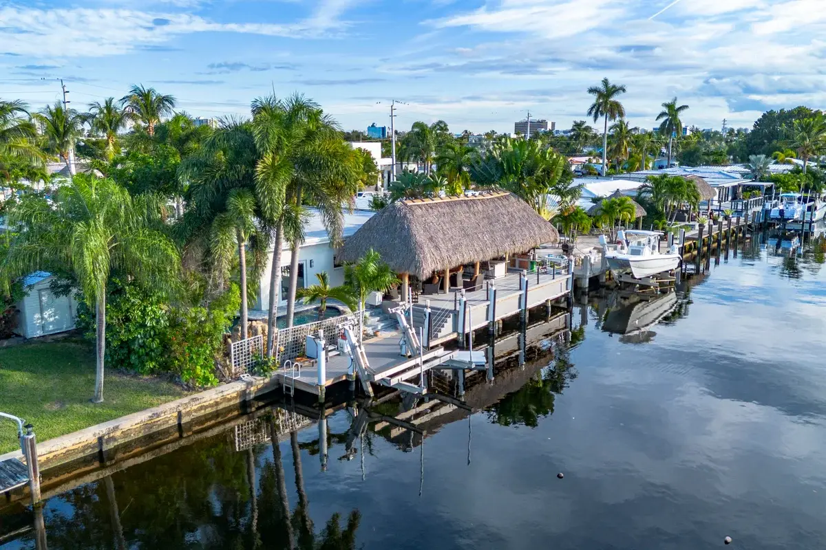 851 SE 5th Ave, Pompano Beach: photo 1 of 101