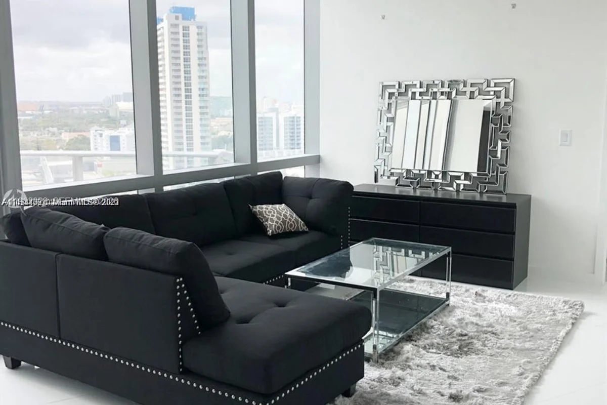 Condo in Miami: photo 1 of 37