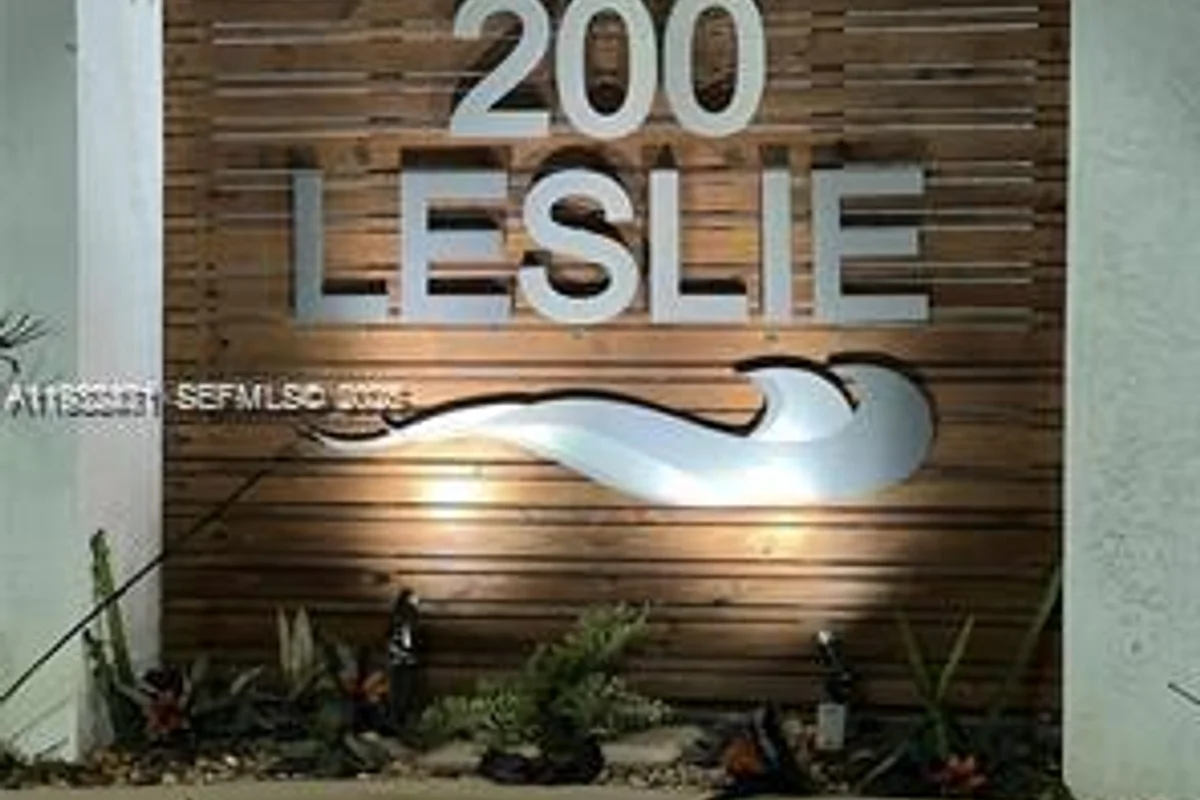 200 Leslie Dr #303, Hallandale Beach: photo 1 of 20