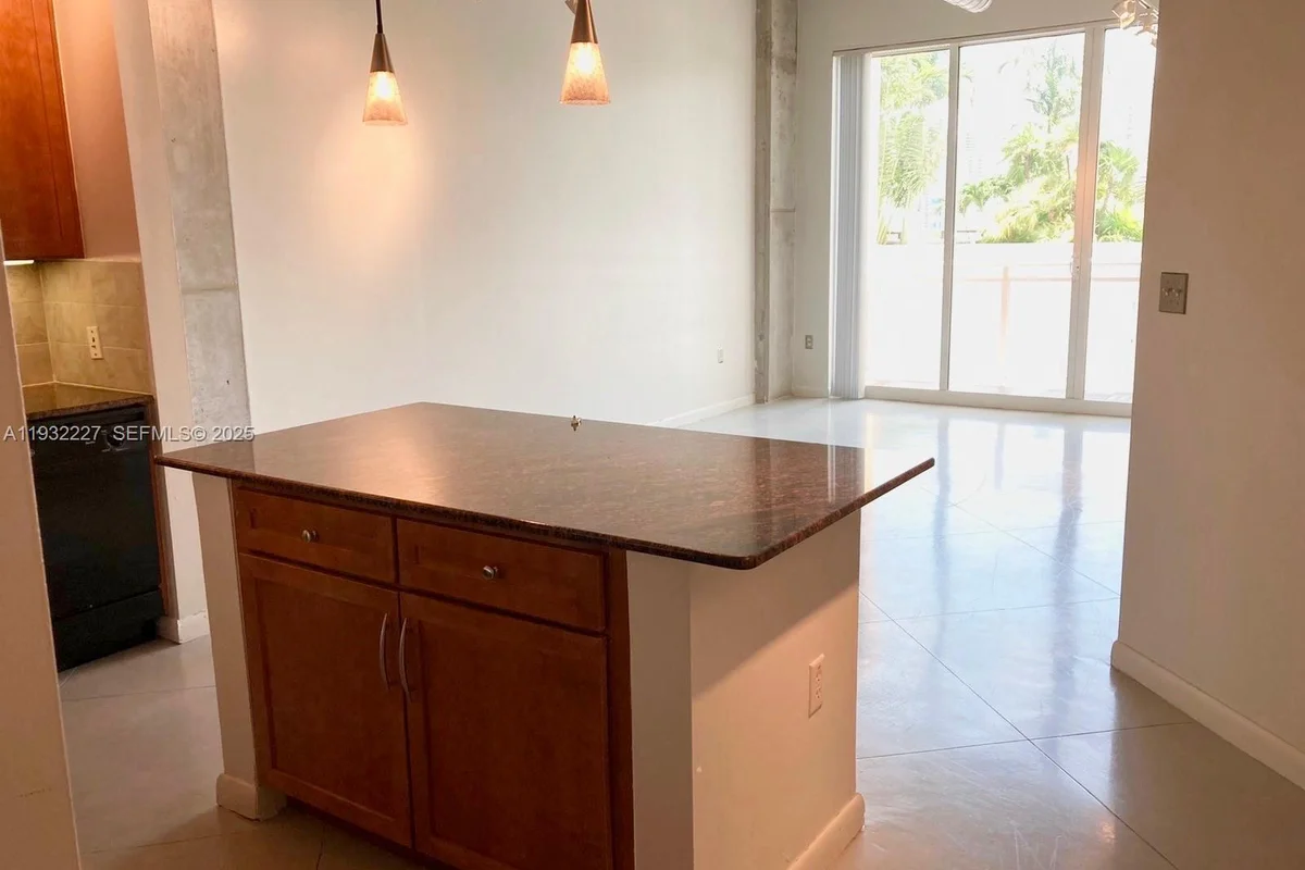 2001 Biscayne Blvd #2608, Miami: photo 1 of 10