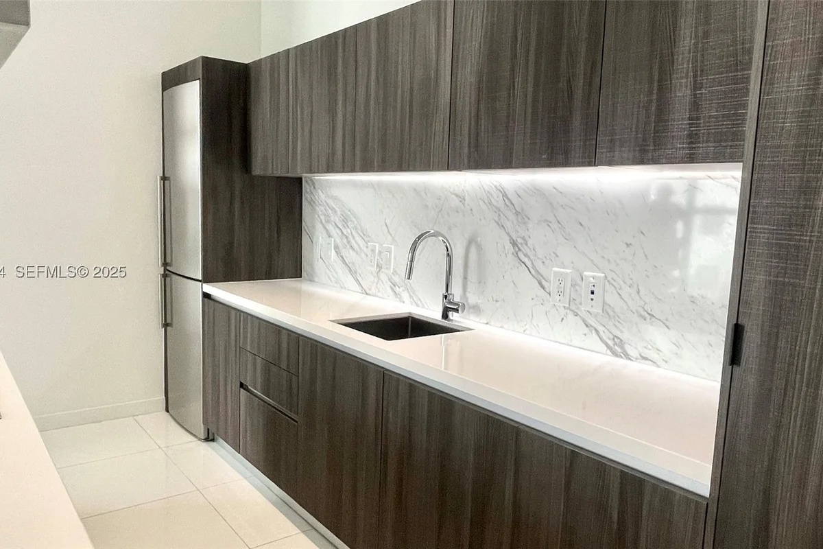 851 NE 1st Ave #412, Miami: photo 1 of 70