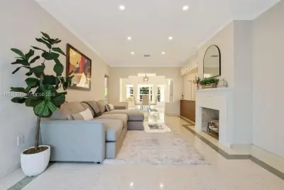 3760 Royal Palm Ave, Miami Beach: photo 1 of 47