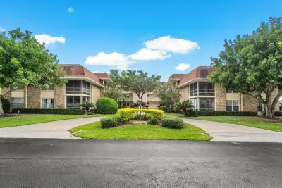 5510 Tamberlane Cir #243, Palm Beach Gardens: photo 1 of 23