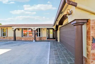 10868 Larch Ct, Palm Beach Gardens: photo 1 of 39