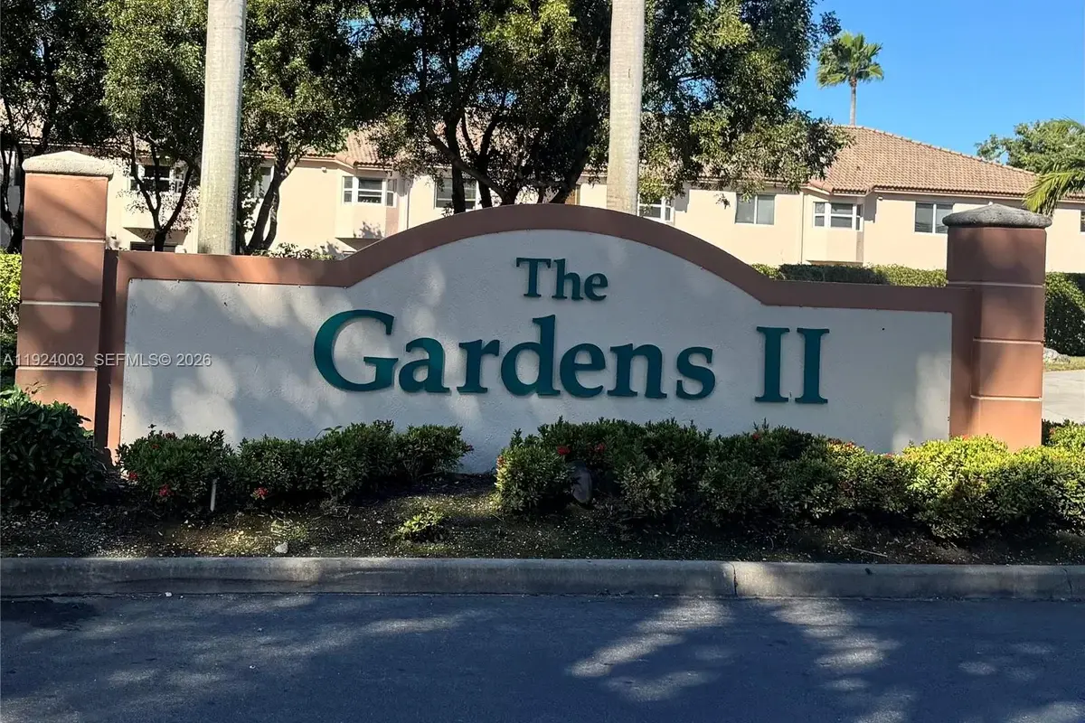1260 SE 31st Ct #105-34, Homestead: photo 1 of 32