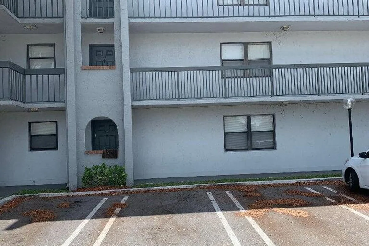 2050 N Congress Ave #301, West Palm Beach: photo 1 of 9