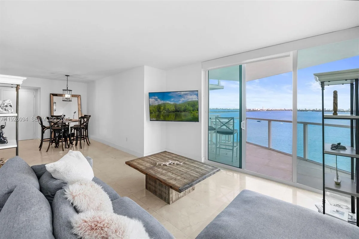 665 NE 25th St #1801, Miami: photo 1 of 48
