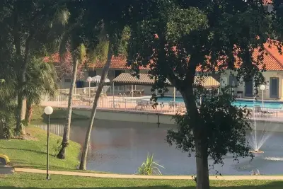 1800 SW 81st Ave #1304, North Lauderdale: photo 1 of 9