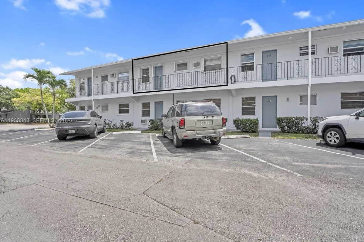 7401 Pines Blvd #221, Pembroke Pines: photo 1 of 33