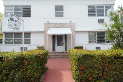 6950 Byron Ave #2, Miami Beach: photo 1 of 7