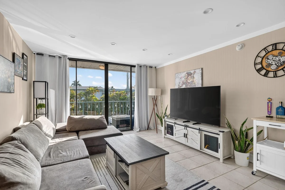 1531 SE 15th #6, Fort Lauderdale: photo 1 of 27