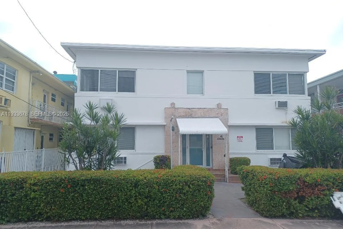 6950 Byron Ave #7, Miami Beach: photo 1 of 5