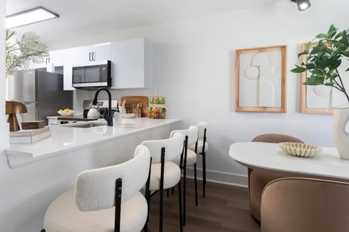 800 The Pointe Dr, West Palm Beach: photo 1 of 7