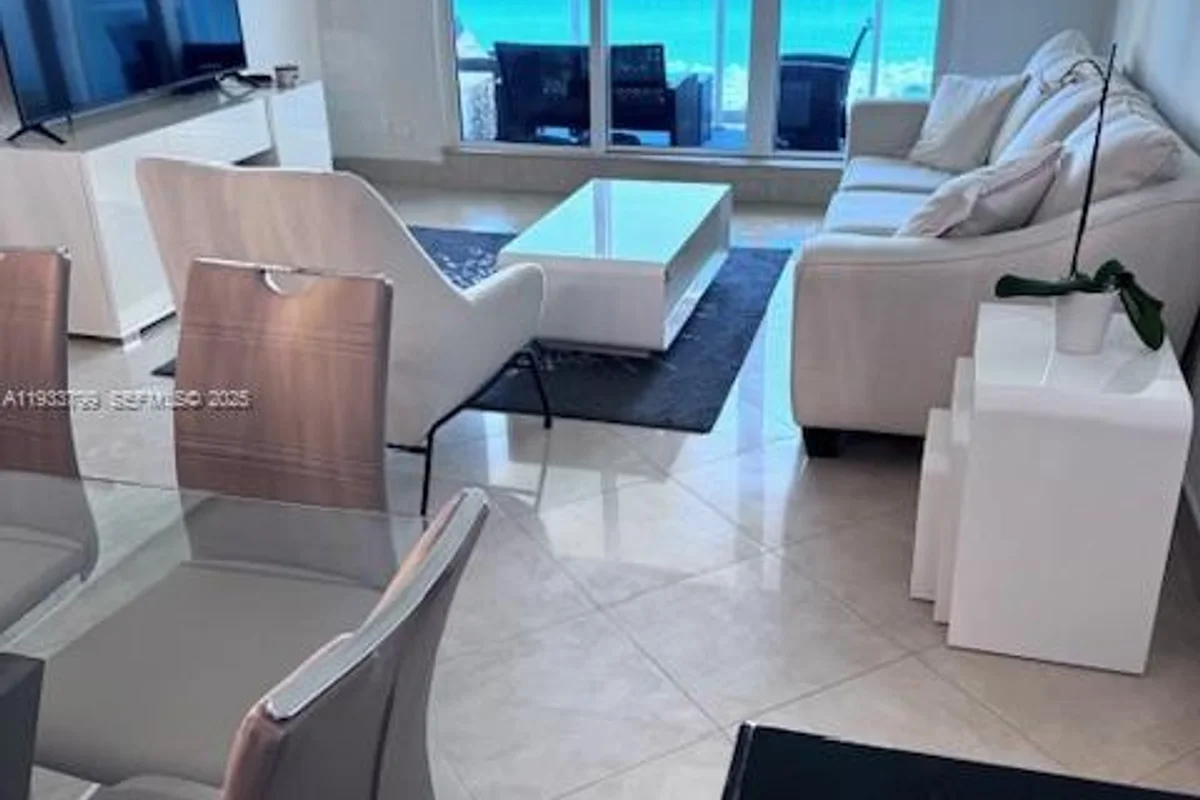 2301 Collins Ave #1025, Miami Beach: photo 1 of 12