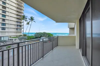 5460 N Ocean Dr #1d, Riviera Beach: photo 1 of 49