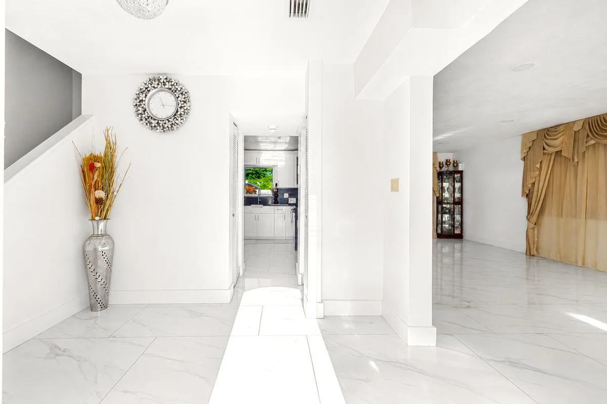 3111 Thames Way, Miramar: photo 1 of 22