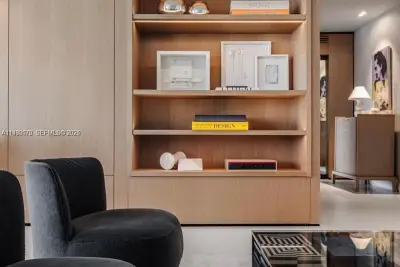 16 Island Ave #6E, Miami Beach: photo 1 of 9