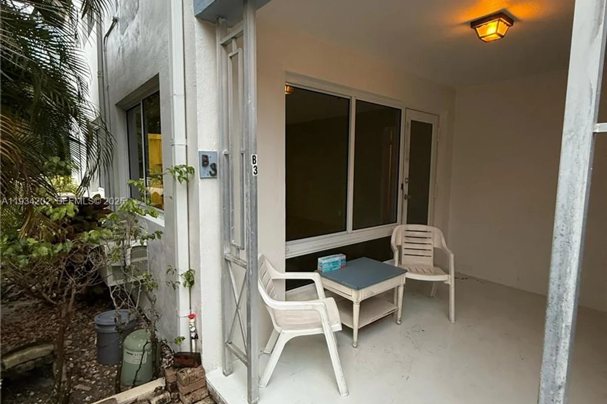 3201 SE 12th St #B3, Pompano Beach: photo 1 of 25