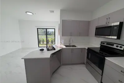 2308 E 4th Ave #208, Hialeah: photo 1 of 12