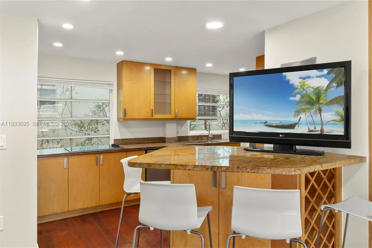 1605 Euclid Ave #A1, Miami Beach: photo 1 of 22