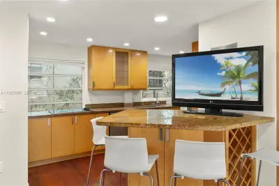 1605 Euclid Ave #A1, Miami Beach: photo 1 of 22