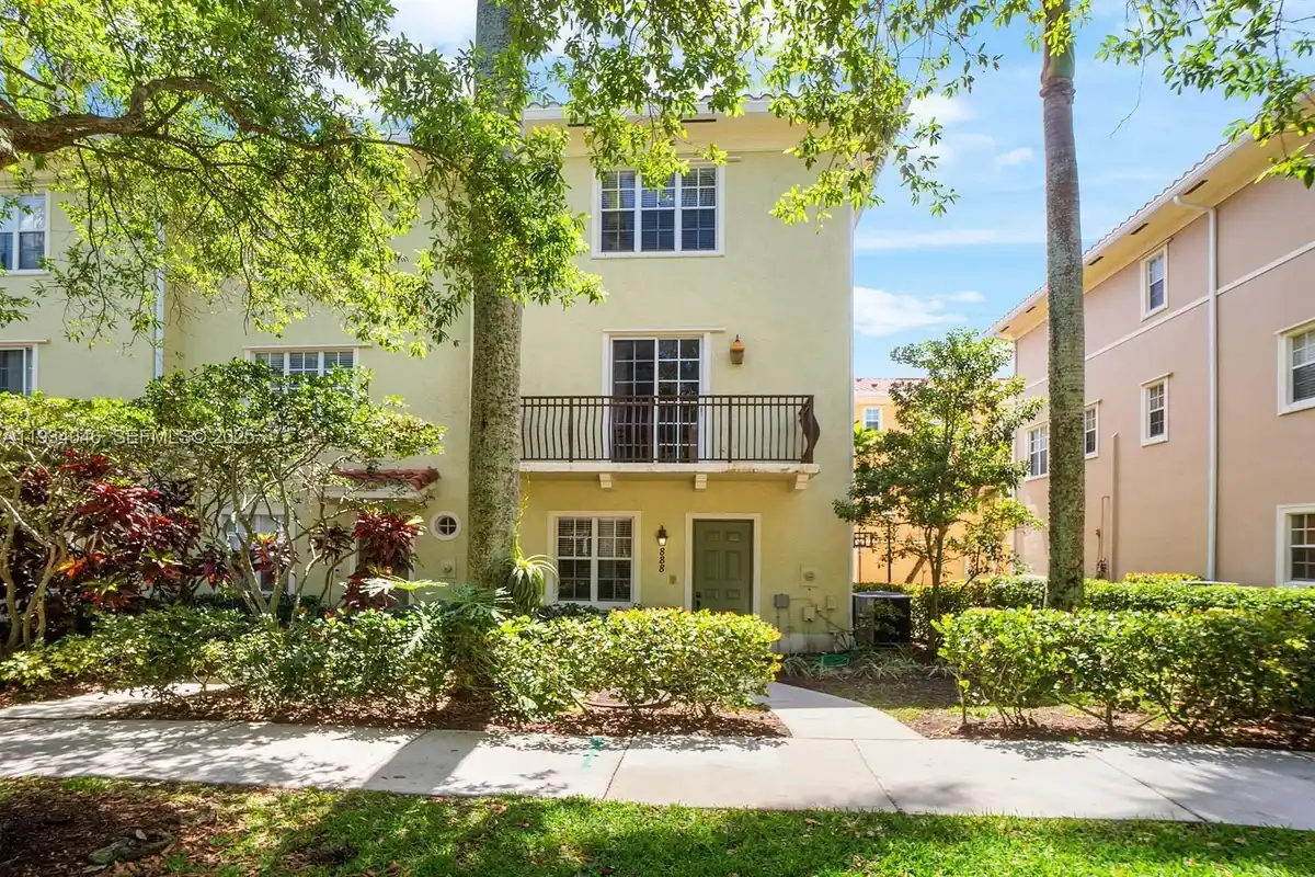 888 University Blvd, Jupiter: photo 1 of 43