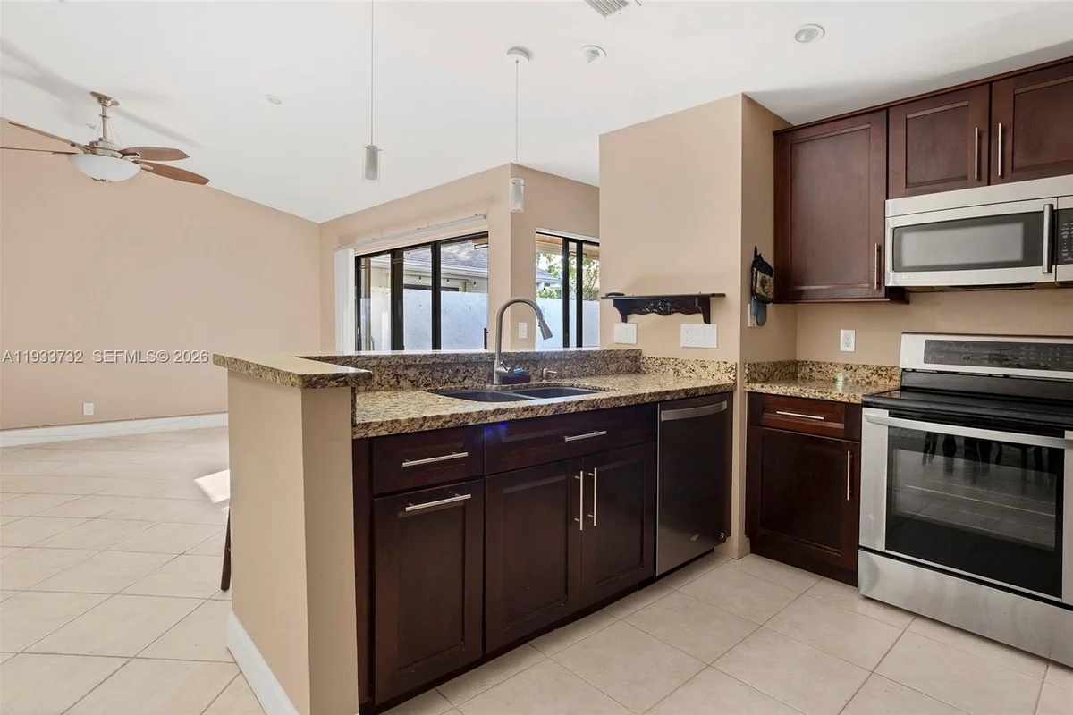 3074 S Oakland Forest Dr #702, Oakland Park: photo 1 of 36