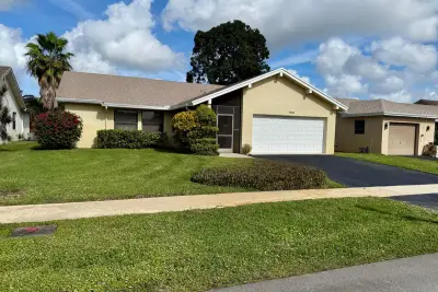 10633 Greenbriar Ct, Boca Raton: photo 1 of 18