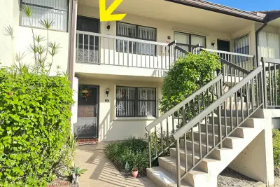 7593 Tahiti Ln #205, Lake Worth: photo 1 of 22