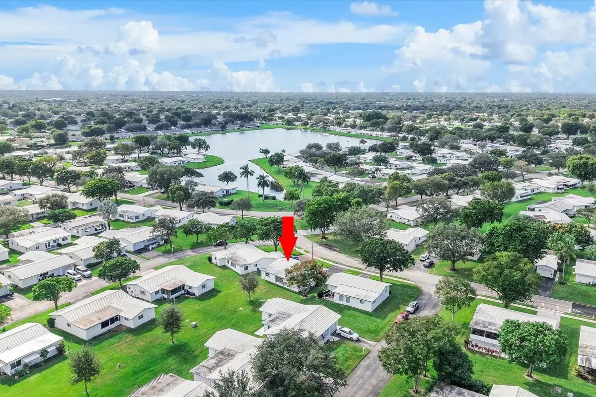 1540 NW 85th Ave, Plantation: photo 1 of 27