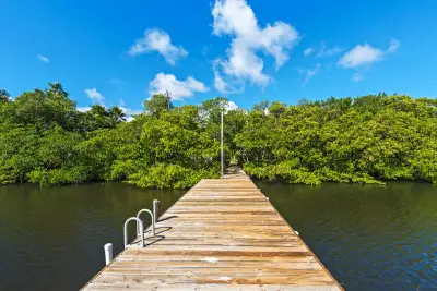 602 N Atlantic Dr, Lantana: photo 1 of 20
