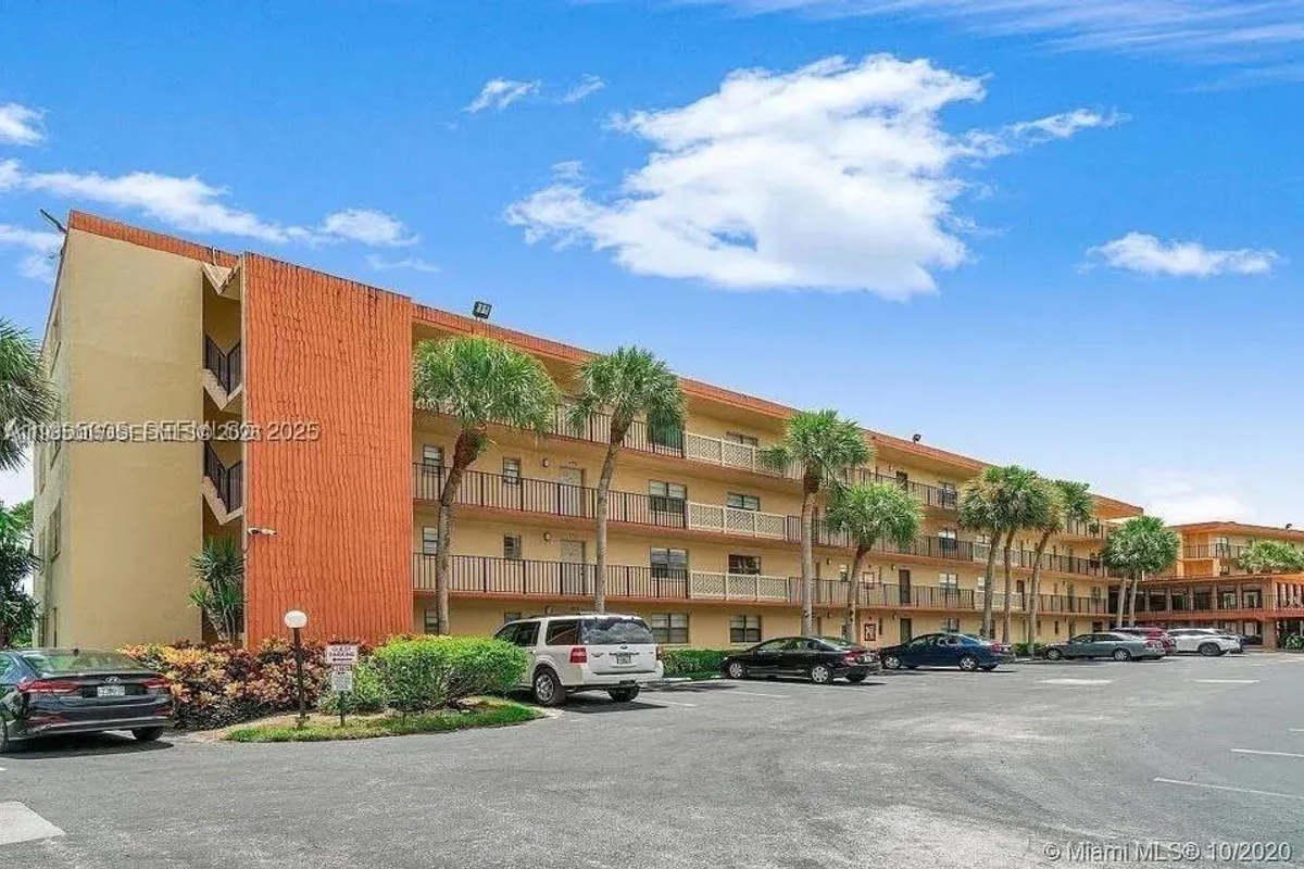 9440 SW 8th St #402, Boca Raton: photo 1 of 45
