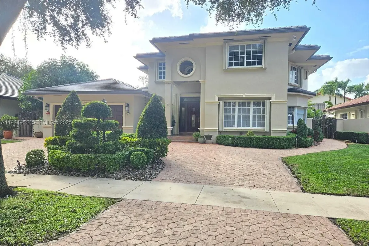 16422 NW 83rd Pl, Miami Lakes: photo 1 of 61