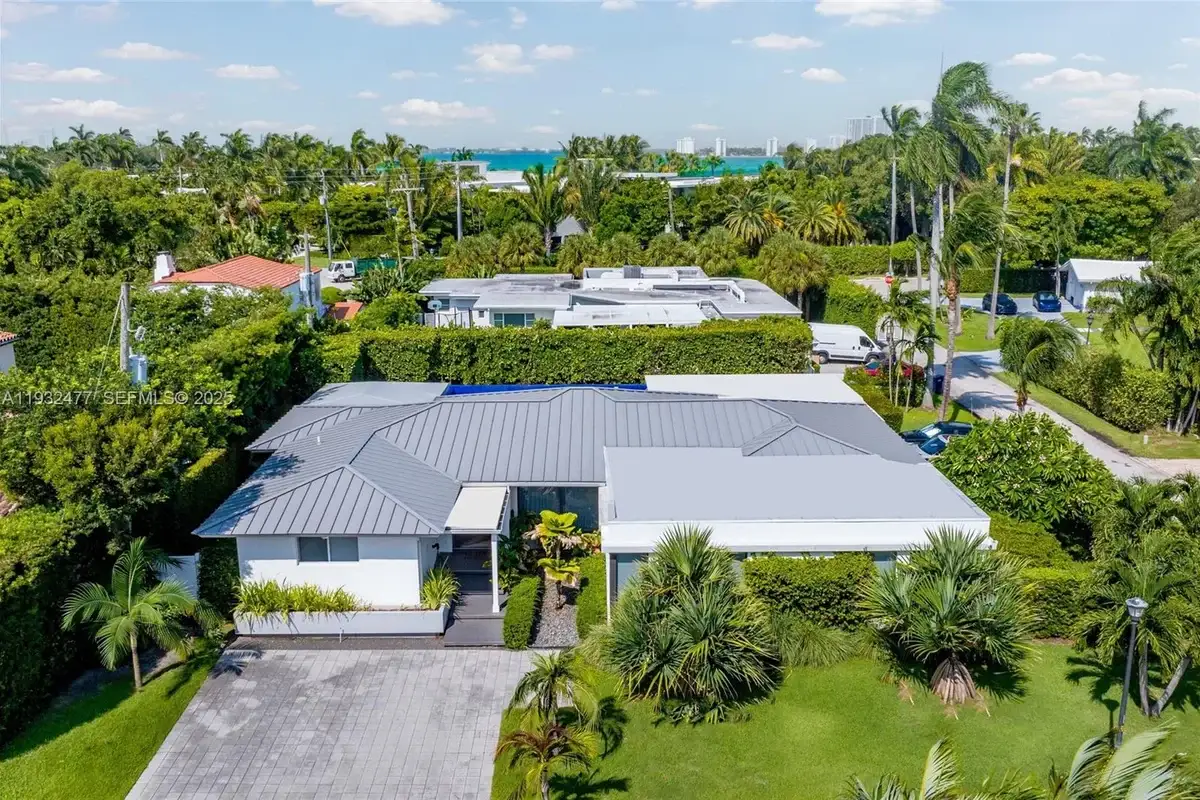 6420 Pinetree Drive Cir, Miami Beach: photo 1 of 45