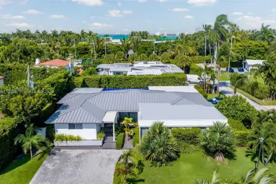 6420 Pinetree Drive Cir, Miami Beach: photo 1 of 45