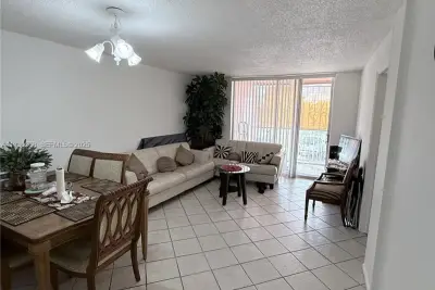 19715 SW 114th Ave #258, Miami: photo 1 of 11