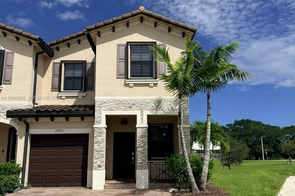 12715 SW 230th Ter, Miami: photo 1 of 25