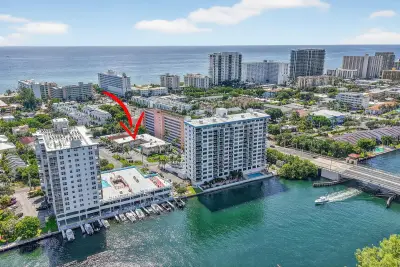 1450 N Riverside Dr #102, Pompano Beach: photo 1 of 32