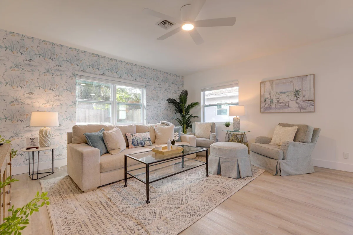 522 Eastwind Dr, North Palm Beach: photo 1 of 20