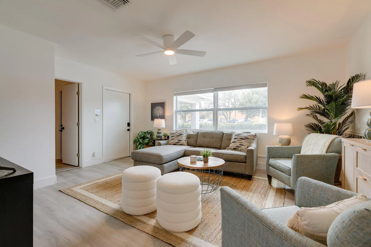 526 Eastwind Dr, North Palm Beach: photo 1 of 20