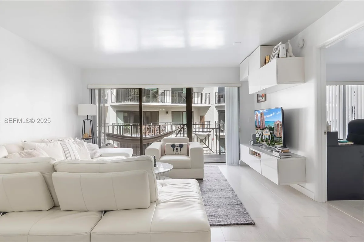 2029 N Ocean Blvd #404, Fort Lauderdale: photo 1 of 31