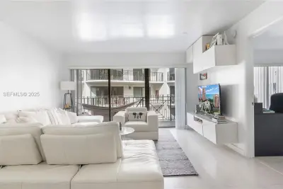 2029 N Ocean Blvd #404, Fort Lauderdale: photo 1 of 31