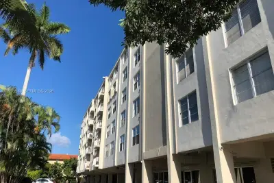 1600 SE 15th St #607, Fort Lauderdale: photo 1 of 17