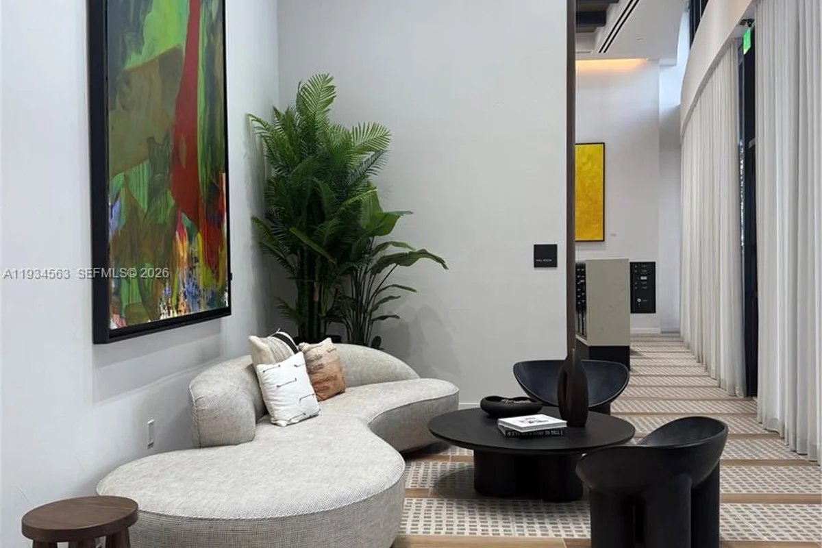 225 N Miami Ave #501, Miami: photo 1 of 12