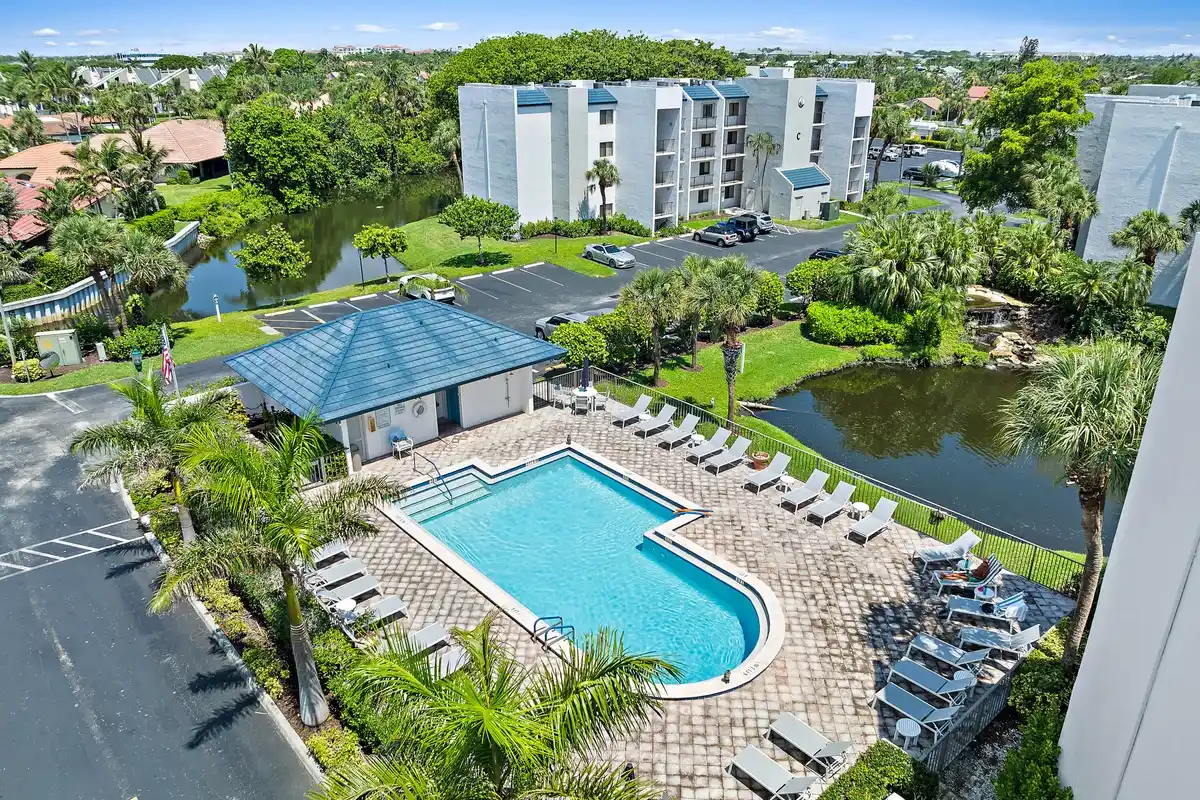 1605 S Us Hwy 1 #E203, Jupiter: photo 1 of 28