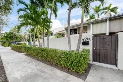7075 SW 67th Ave #14, South Miami: photo 1 of 20