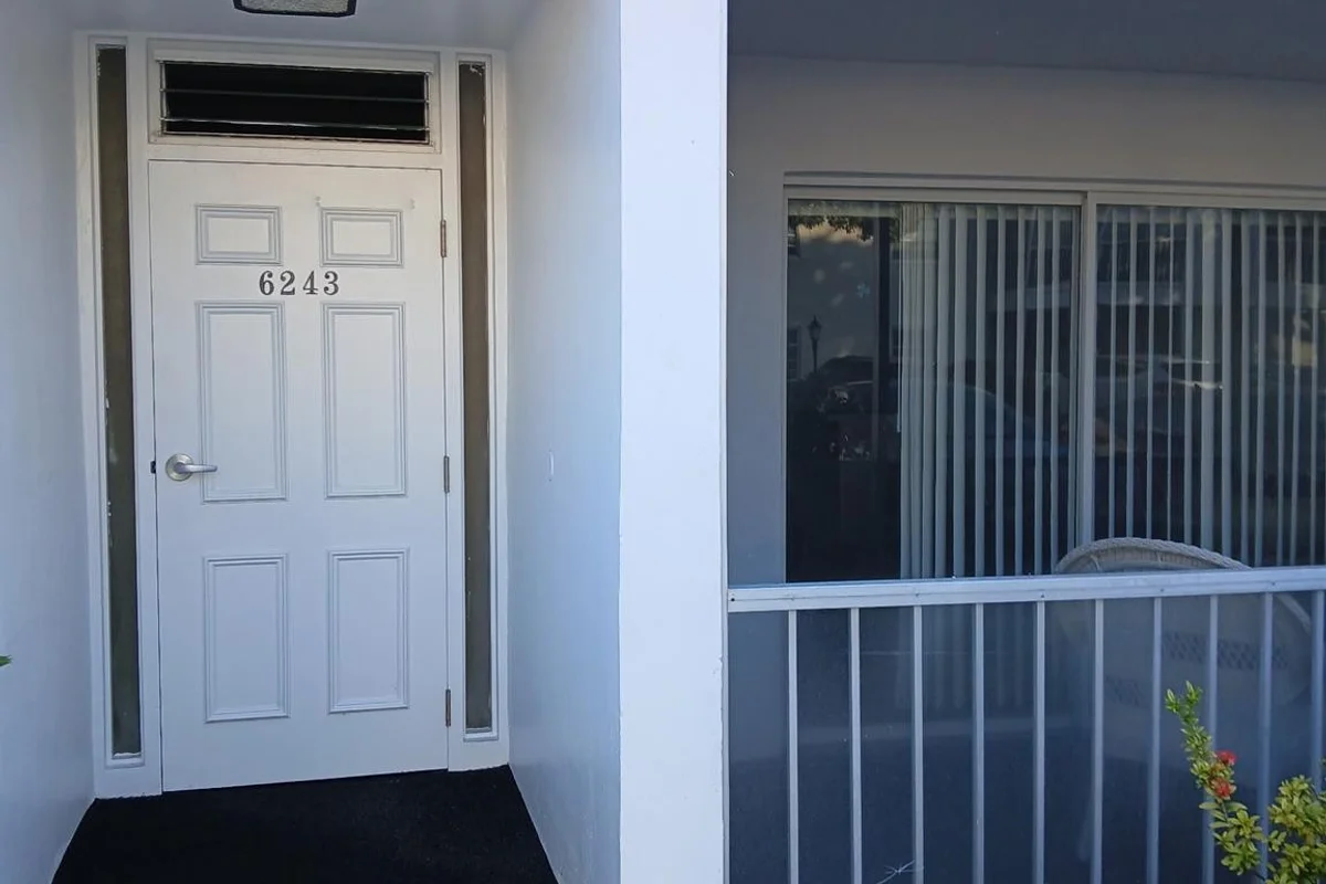 6243 Bay Club Dr #2, Fort Lauderdale: photo 1 of 5