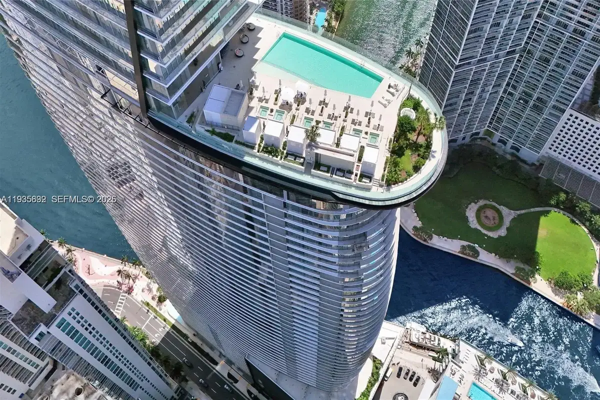 300 Biscayne Blvd Way #3704C, Miami: photo 1 of 54