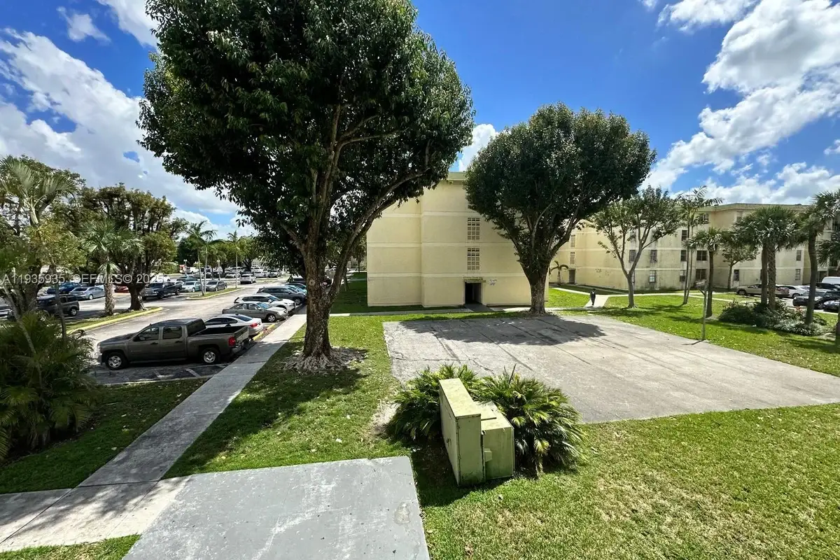 1875 W 56th St #301, Hialeah: photo 1 of 17